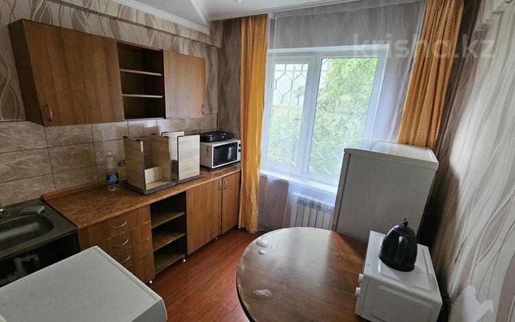 1-комнатная квартира · 30.2 м² · 1/5 этаж, Кабанбай Батыра 112а за 10.8 млн ₸ в Усть-Каменогорске — фото 2