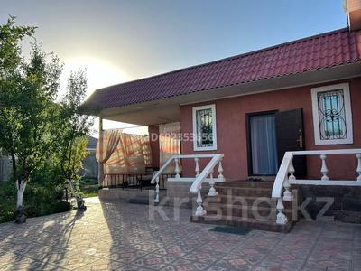 Жеке үй · 8 бөлме · 250 м² · 8 жүзд., Салем Смайылулы 33 — Рядом 54 школа, 15 мкр, бағасы: 65 млн ₸ в Таразе