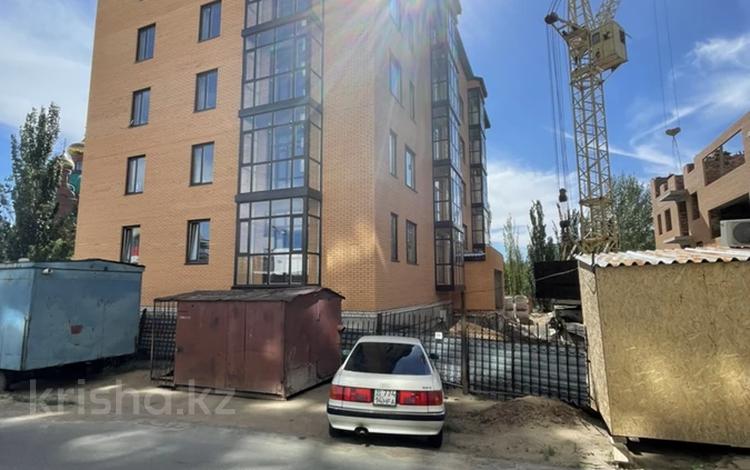 4-комнатная квартира, 170 м², 3/5 этаж, Торайгырова 1/4 за 62.9 млн 〒 в Павлодаре — фото 2