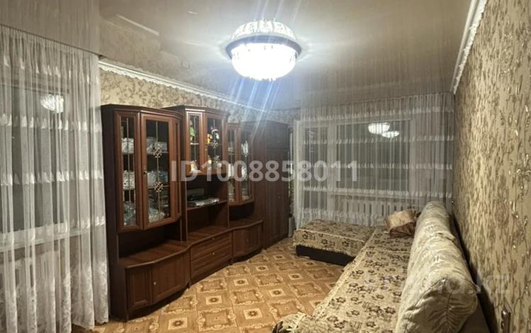 3-комнатная квартира · 61.9 м² · 2/5 этаж, Майкудук, 18й микрорайон 1 за 17 млн ₸ в Караганде, Алихана Бокейханова р-н — фото 2