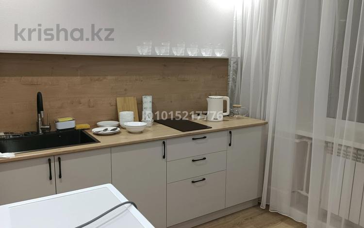 1-бөлмелі пәтер · 44 м² · 4/5 қабат, Б.Момышулы 119 — Напротив гостиницы Амилии, бағасы: 15 млн ₸ в Экибастузе — фото 2