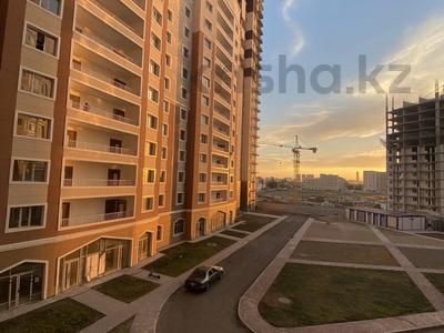 3-комнатная квартира, 90 м², 18/24 этаж, Мукан Тулебаев 5 за 21.5 млн 〒 в Астане, Алматы р-н