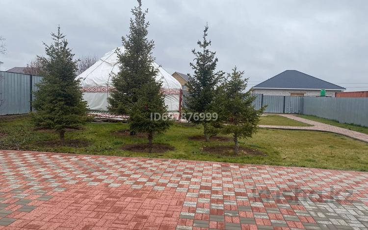 Отдельный дом · 3 комнаты · 120 м² · 17 сот., Кунаева за 65 млн 〒 в Караоткеле — фото 2