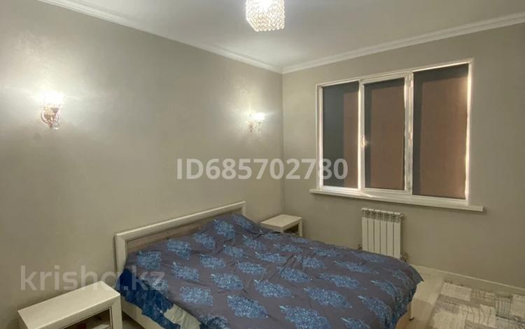2-комнатная квартира · 54 м² · 8/12 этаж, мкр Акбулак, Дарабоз 51 за 250 000 ₸ в Алматы, Алатауский р-н — фото 2