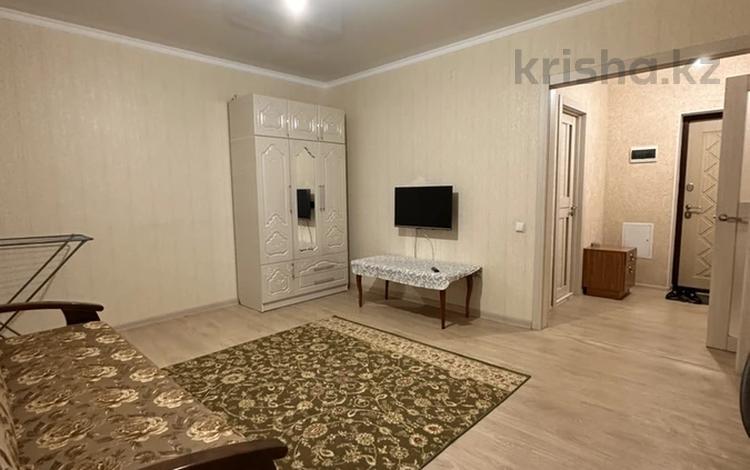 1-комнатная квартира, 37.7 м², 6/8 этаж помесячно, Бухар жырау 36 за 140 000 〒 в Астане, Есильский р-н — фото 3