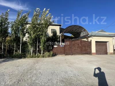 Отдельный дом · 7 комнат · 300 м² · 10 сот., Саулет 11 16 — Сзади Сатурна 2ая улица за 65 млн ₸ в 