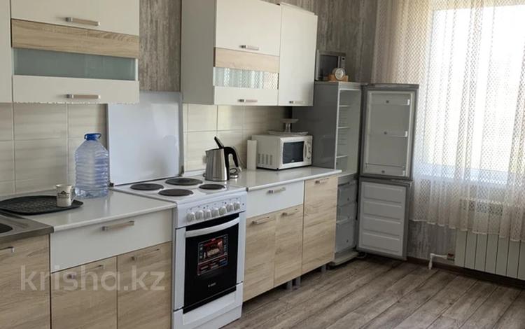 2-комнатная квартира · 65 м² · 7/16 этаж, Шахтеров 60 за 27.5 млн ₸ в Караганде, Казыбек би р-н — фото 2