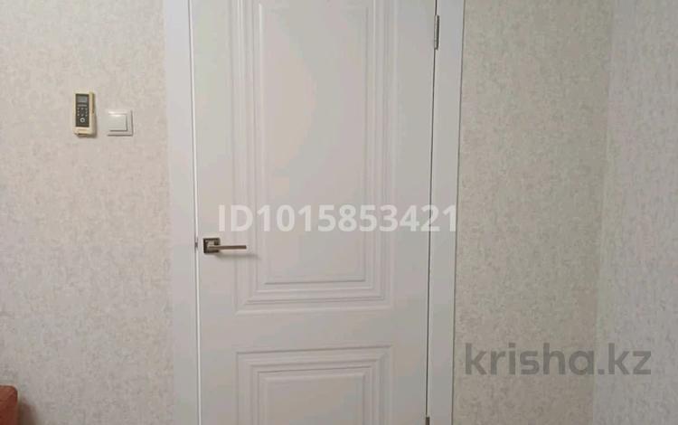 1-бөлмелі пәтер · 55 м² · 1/9 қабат, 5 микрорайон 4, бағасы: 120 000 ₸ в Аксае — фото 2
