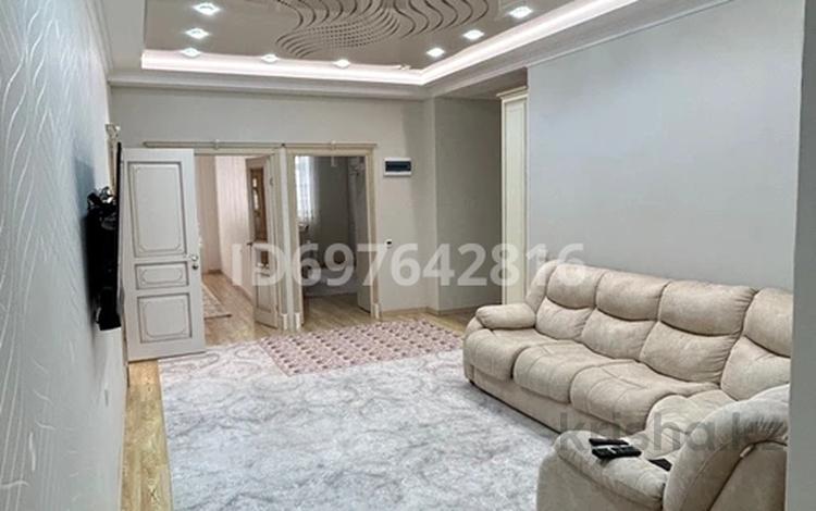 3-бөлмелі пәтер, 120 м², 3/14 қабат ай сайын, 17-й мкр 7, бағасы: 700 000 〒 в Актау, 17-й мкр — фото 2