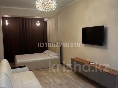 1-комнатная квартира · 60 м² · 1/5 этаж, мкр Нурсая-3, Абулхайр-хана 56А — ЦОН, аэропорт, теннисный корт, Центр имени Абая за 15 000 〒 в Атырау