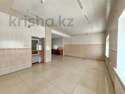 Свободное назначение, офисы, магазины и бутики, медцентры и аптеки, образование, развлечения, кабинеты и рабочие места, студии · 120 м² за 420 000 〒 в Костанае