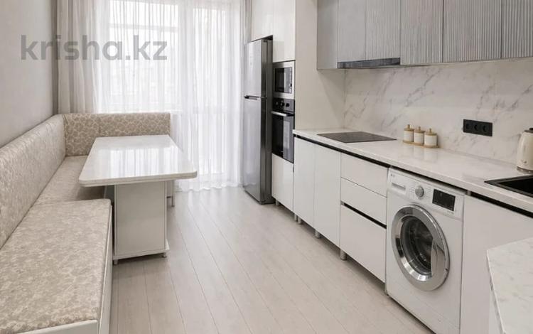 3-бөлмелі пәтер · 90.7 м² · 3/5 қабат, мкр Юго-Восток, муканова, бағасы: 55 млн ₸ в Караганде, Казыбек би р-н — фото 2