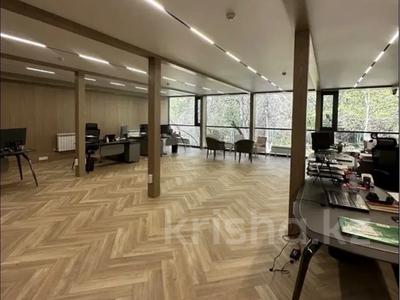 Свободное назначение, офисы, образование, развлечения, конференц-залы, кабинеты и рабочие места, студии · 700 м² за 4 млн ₸ в Алматы, Медеуский р-н