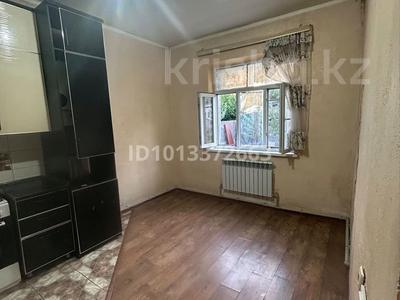 Отдельный дом · 4 комнаты · 100 м² · 4 сот., мкр Самал-2, Мкр Самал-2 Шакирова 88 — На пересечение улиц Толепбергенова и Шакирова. Рядом Магнум за 230 000 ₸ в Шымкенте, Абайский р-н