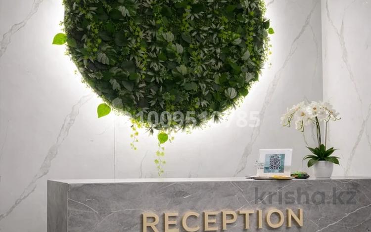Свободное назначение, офисы, магазины и бутики, склады, фитнес и спорт, образование, развлечения, кабинеты и рабочие места, студии · 82 м² за 500 000 〒 в Алматы, Бостандыкский р-н — фото 2