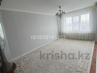 4-комнатная квартира · 80 м² · 5/5 этаж, Владимирский 100 — Авангард за 250 000 〒 в Атырау