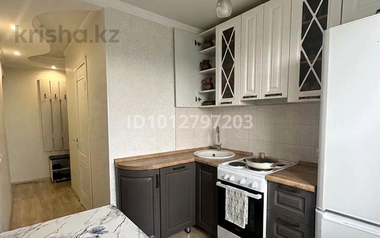 2-бөлмелі пәтер · 44 м² · 5/5 қабат, Пришахтинск, 23й микрорайон, бағасы: 11 млн ₸ в Караганде, Алихана Бокейханова р-н — фото 2