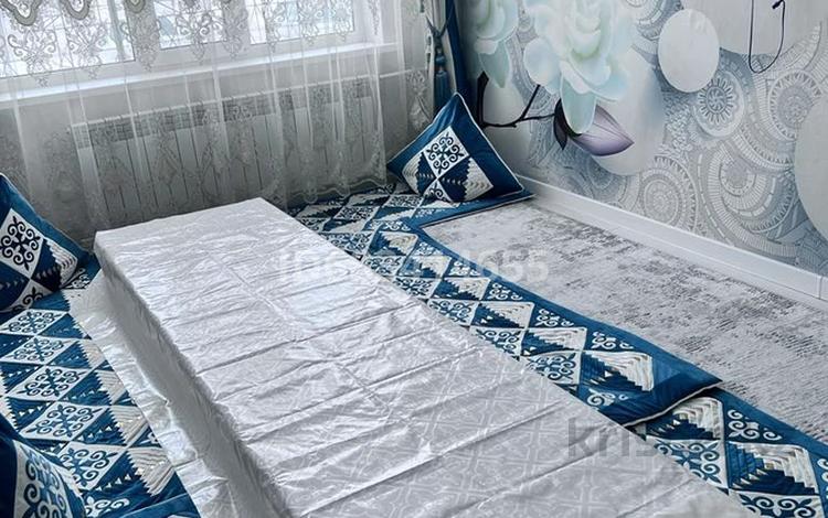 2-комнатная квартира · 55 м² · 1/5 этаж, мкр 8, Б.Жубановых за 18 млн ₸ в Актобе — фото 2