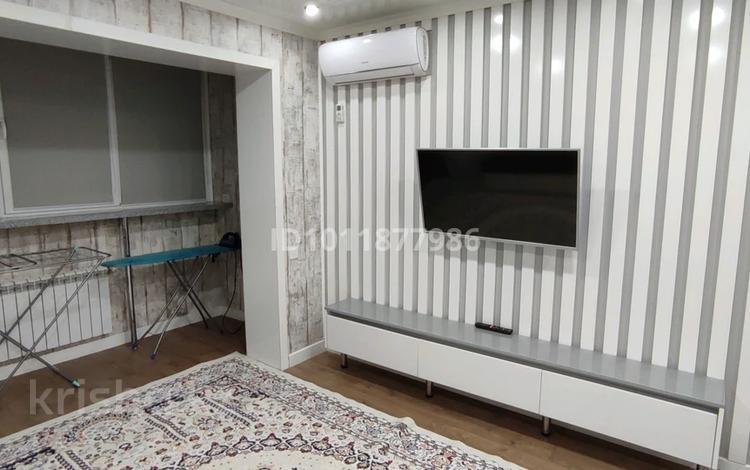1-бөлмелі пәтер · 39 м², мкр Аксай-5 25, бағасы: 32 млн ₸ в Алматы, Ауэзовский р-н — фото 2