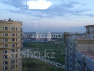 3-бөлмелі пәтер, 140 м², 19/23 қабат, Проспект Ракымжан Кошкарбаев 2, бағасы: 80 млн 〒 в Астане, Алматы р-н