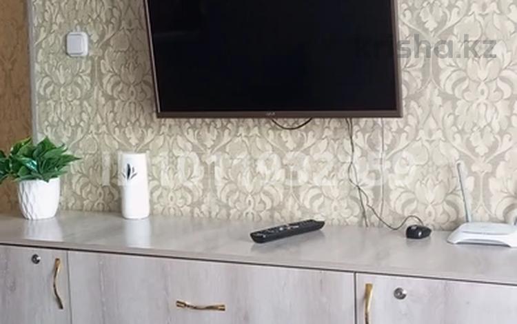 1-комнатная квартира · 40 м² · 1/5 этаж, Момышулы 19 — Республики/Момышулы за 10 000 ₸ в Темиртау — фото 2