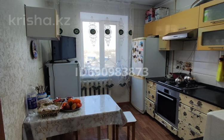 3-бөлмелі пәтер, 70 м², 4/6 қабат, мкр 11 96 — Шайкенова 20, бағасы: 20.5 млн 〒 в Актобе, мкр 11 — фото 2