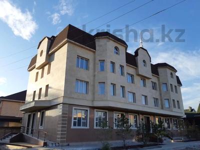 Свободное назначение, офисы, бани, гостиницы и зоны отдыха, медцентры и аптеки, образование, развлечения · 1600 м² за 850 млн 〒 в Астане, Есильский р-н