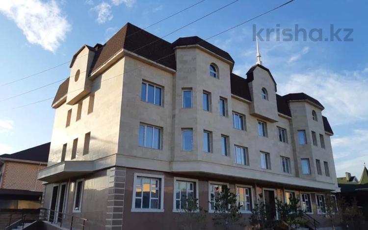 Свободное назначение, офисы, бани, гостиницы и зоны отдыха, медцентры и аптеки, образование, развлечения · 1600 м² за 850 млн 〒 в Астане, Есильский р-н — фото 2