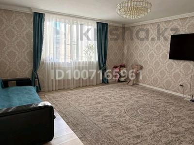 Отдельный дом · 8 комнат · 220 м² · 6.26 сот., Күләш Байсейітова 28 — 1школы за 55 млн ₸ в Караоткеле