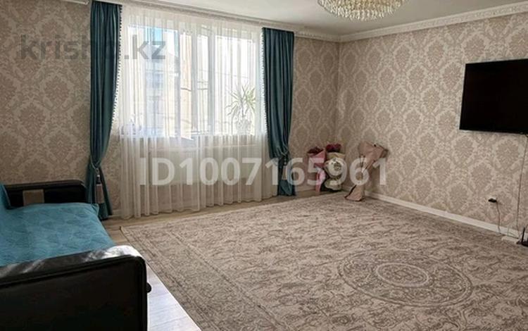 Отдельный дом · 8 комнат · 220 м² · 6.26 сот., Күләш Байсейітова 28 — 1школы за 55 млн ₸ в Караоткеле — фото 2