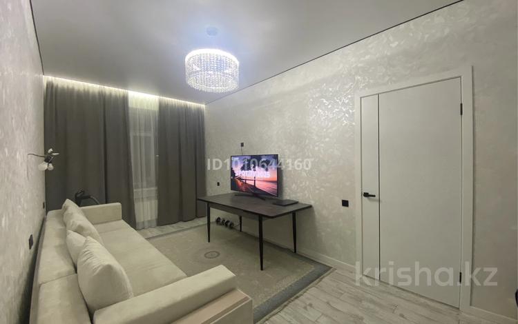 1-комнатная квартира · 41 м² · 3/5 этаж, Муканова 81 за 200 000 ₸ в Караганде — фото 2
