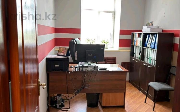 Свободное назначение, офисы, кабинеты и рабочие места · 100 м² за 600 000 ₸ в Алматы, Алмалинский р-н — фото 7