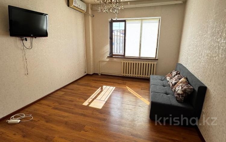 1-бөлмелі пәтер · 41 м² · 5/6 қабат, Нурсая 46, бағасы: 14 млн ₸ в Атырау — фото 2