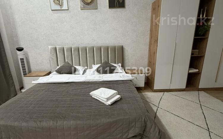 2-комнатная квартира · 60 м² · 1/13 этаж, Розыбакиева 211/4 за 22 000 ₸ в Алматы, Бостандыкский р-н — фото 2