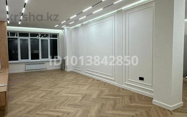2-комнатная квартира · 100 м² · 4/10 этаж, Абая 26, 26/1, 26/2, 26/3 за 50 млн ₸ в Атырау — фото 2