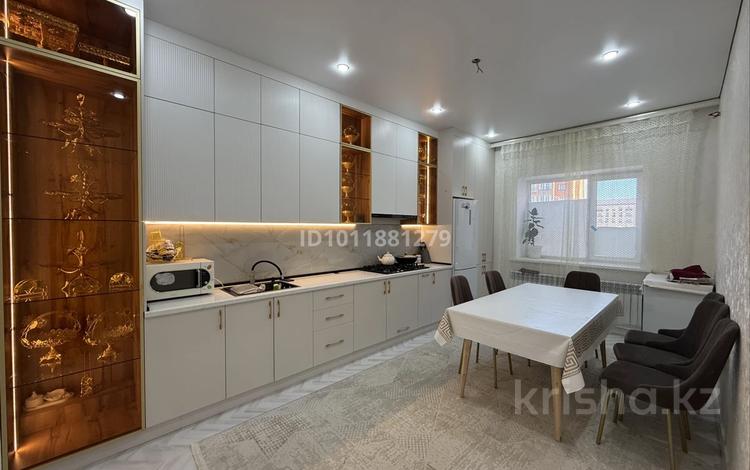 3-комнатная квартира · 125 м² · 1/5 этаж, мкр. Алтын орда 228/3 — Возле гараж за 60 млн ₸ в Актобе — фото 2