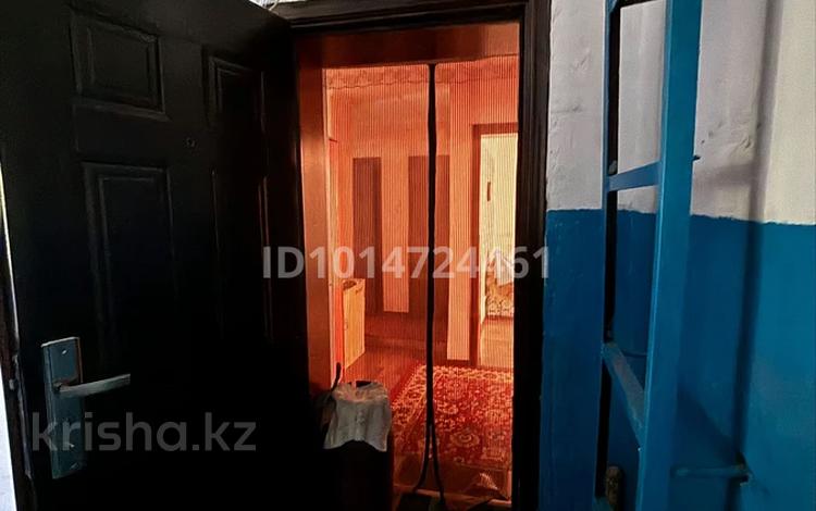 3-бөлмелі пәтер · 56 м² · 2/2 қабат, Жолдасовтар 28 — Пепесечение Мамышұлы, бағасы: 21.5 млн ₸ в  — фото 2