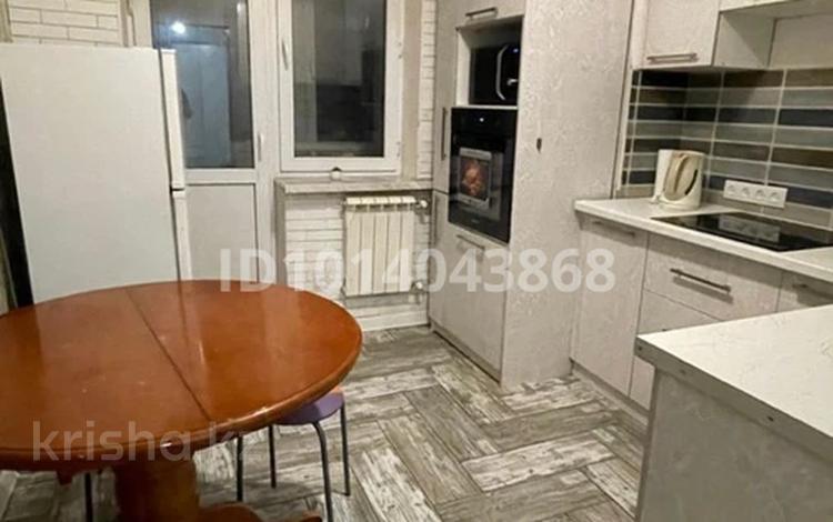 2-комнатная квартира · 56 м² · 5/9 этаж, мкр Самал-2 28 за 500 000 ₸ в Алматы, Медеуский р-н — фото 2