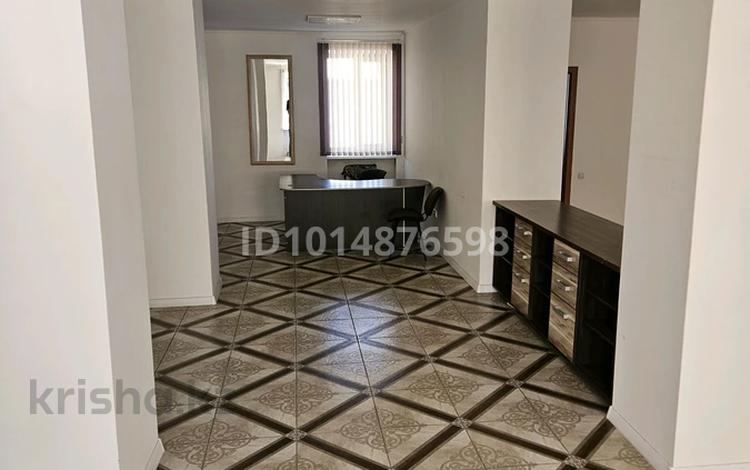 Кеңселер · 80 м², бағасы: 350 000 ₸ в Семее — фото 2