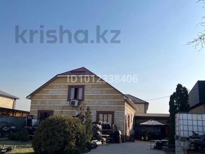 Жеке үй · 7 бөлме · 175 м² · 10 сот., мкр Карасу 28 — Балпык Би 28, бағасы: 100 млн ₸ в Алматы, Алатауский р-н