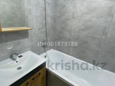 Продажа квартир в Карагандинской обл.: 1-комнатная квартира · 42 м² · 3/10 этаж, Майкудук, Мкр Голубые пруды 6 за 15 млн 〒 1-комнатная квартира · 42 м² · 3/10 этаж, Майкудук, Мкр Голубые пруды 6 за 15 млн 〒 в Караганде, Алихана Бокейханова р-н