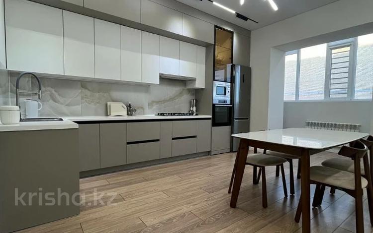 3-комнатная квартира · 113 м² · 4/5 этаж, мкр. Алтын орда, ораза татеулы за 41 млн ₸ в Актобе — фото 2