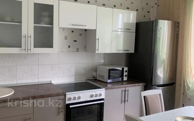 2-комнатная квартира · 65 м² · 11/16 этаж, Шахтеров 60 за 26.5 млн ₸ в Караганде — фото 2