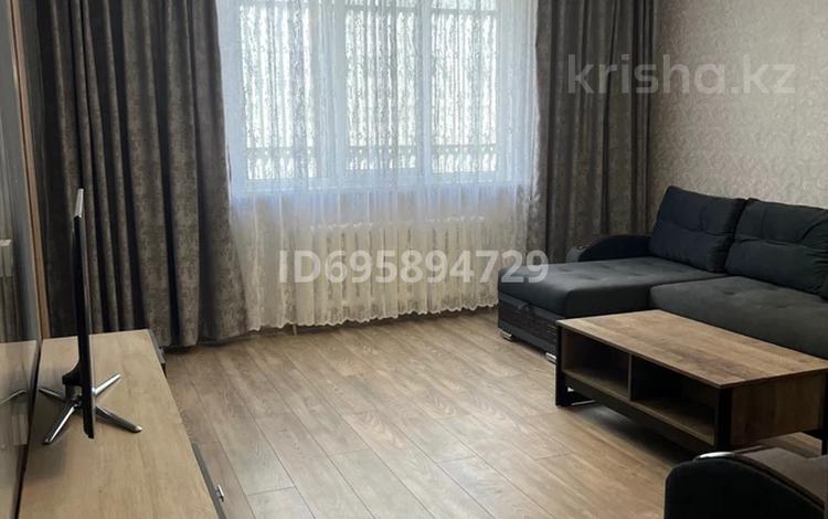 2-комнатная квартира, 65 м², 1/1 этаж помесячно, Муканова — Ниже Гоголя