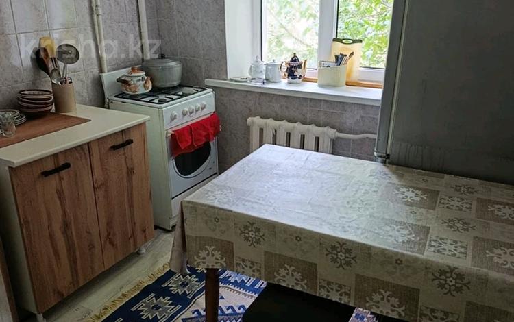 2-комнатная квартира · 44 м² · 3/3 этаж, Самал 2 — Достык Аль-Фараби за 240 000 ₸ в Алматы, Медеуский р-н — фото 2