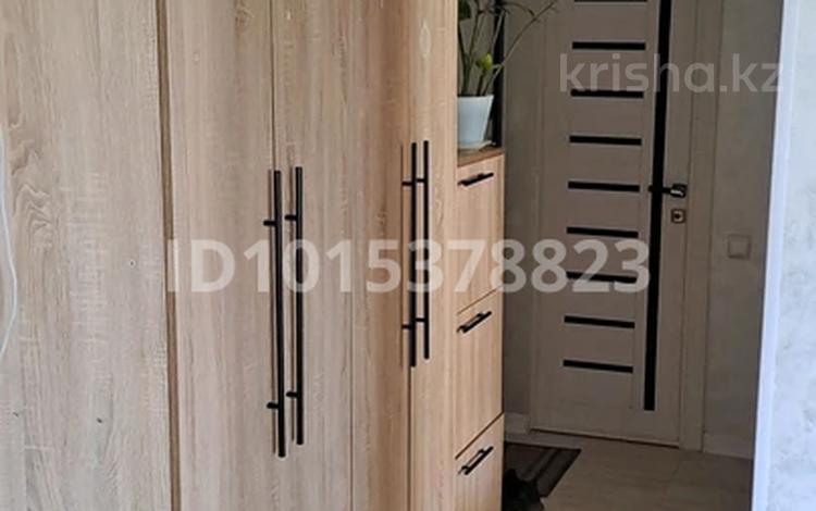 4-бөлмелі пәтер · 61 м² · 4/5 қабат, Анаркулова 3 — Возле музея, бағасы: 250 000 ₸ в Жезказгане — фото 2