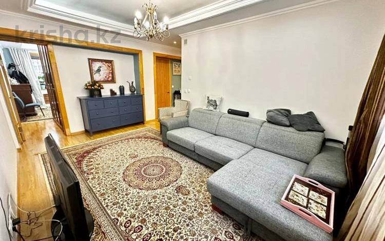 3-комнатная квартира, 65 м², 1/5 этаж, сейфуллина