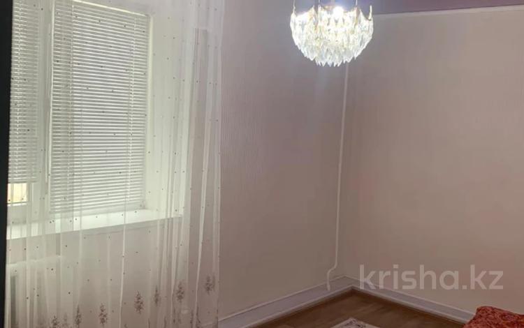 3-комнатная квартира, 50 м², 1/5 этаж, Ауезова 27