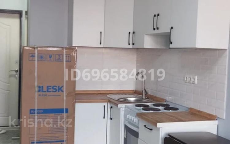 1-бөлмелі пәтер, 28 м², 3/10 қабат ай сайын, Жунисова 8/2, бағасы: 150 000 〒 в Алматы, Наурызбайский р-н — фото 2