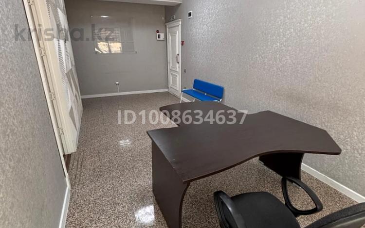 Офисы, кабинеты и рабочие места · 48 м² за 310 000 〒 в Актау, 16-й мкр  — фото 2